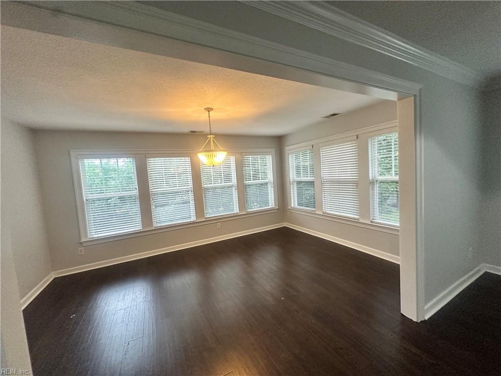 5565 Frog Pond LN