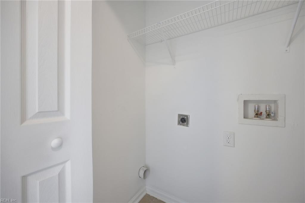 745 Bold ST