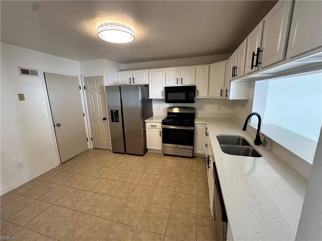 825 Quesnel DR