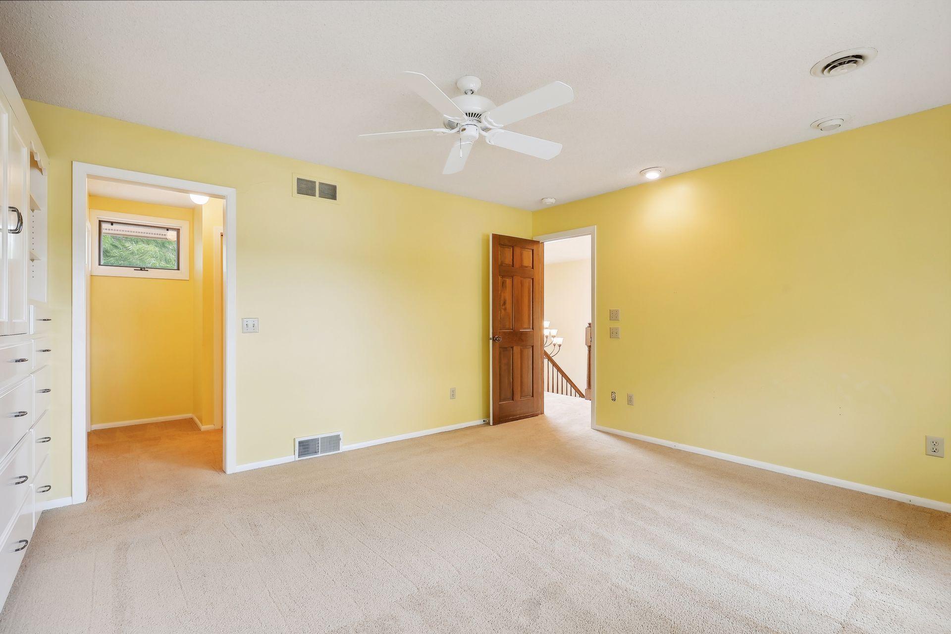 4705 Goldenrod Lane N