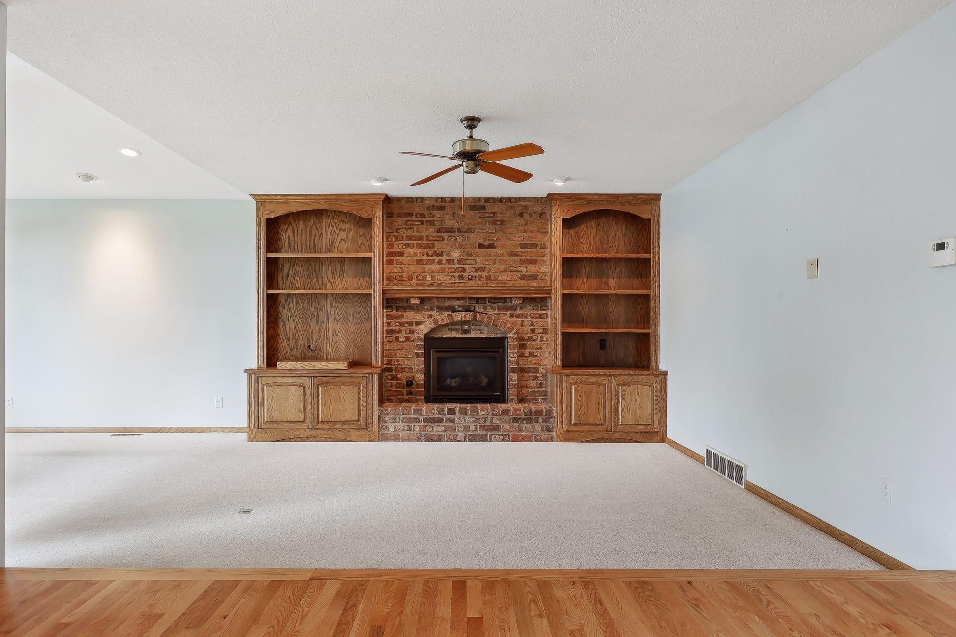 4705 Goldenrod Lane N