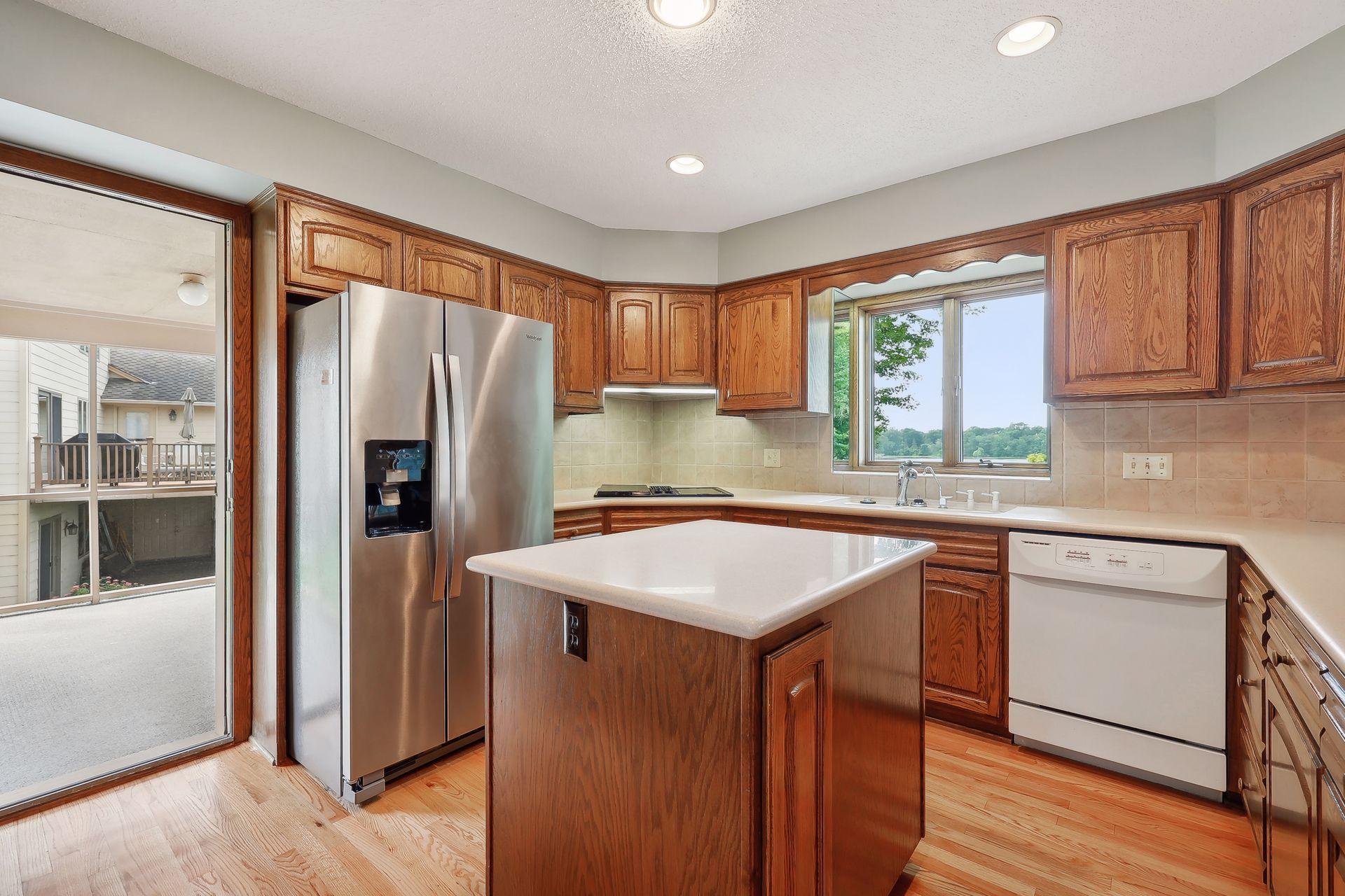 4705 Goldenrod Lane N