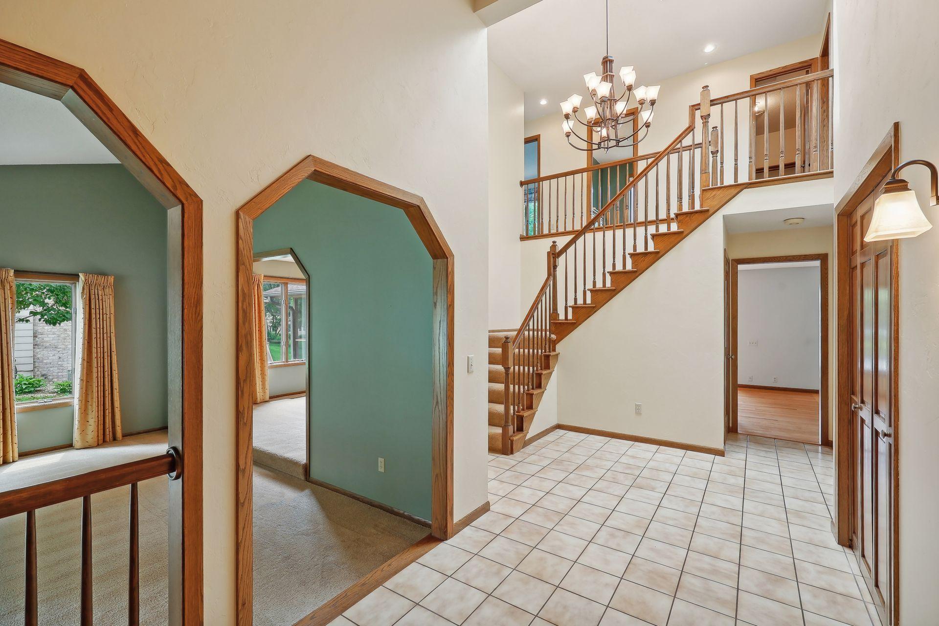 4705 Goldenrod Lane N