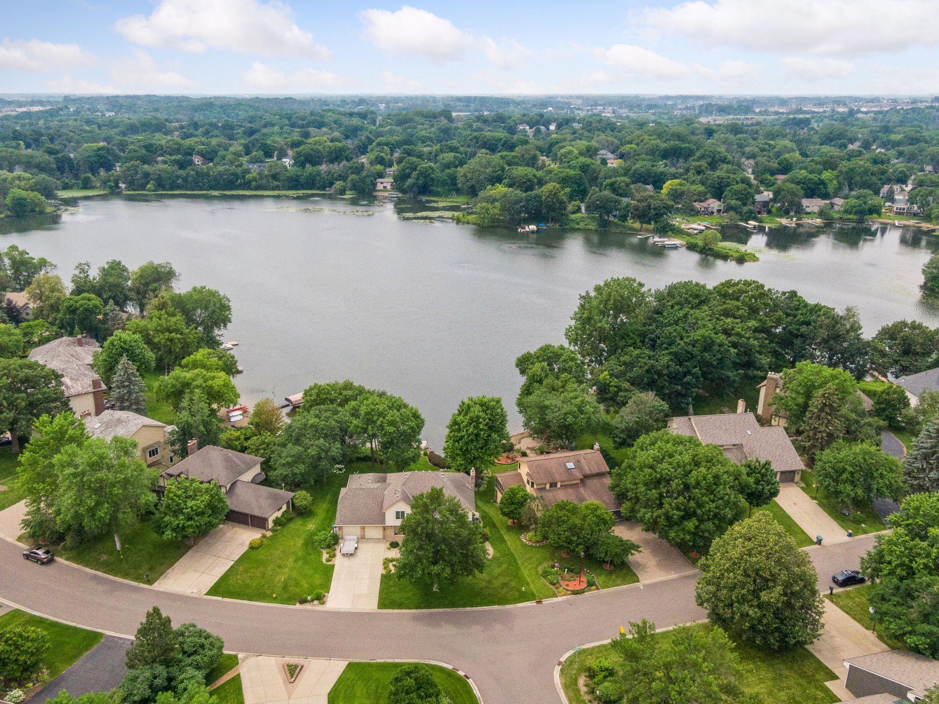 4705 Goldenrod Lane N