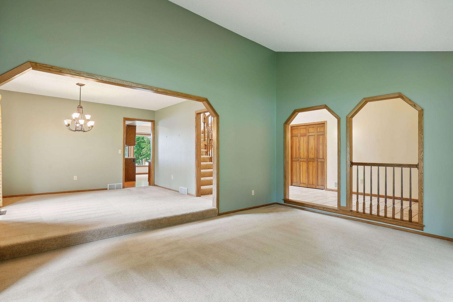 4705 Goldenrod Lane N