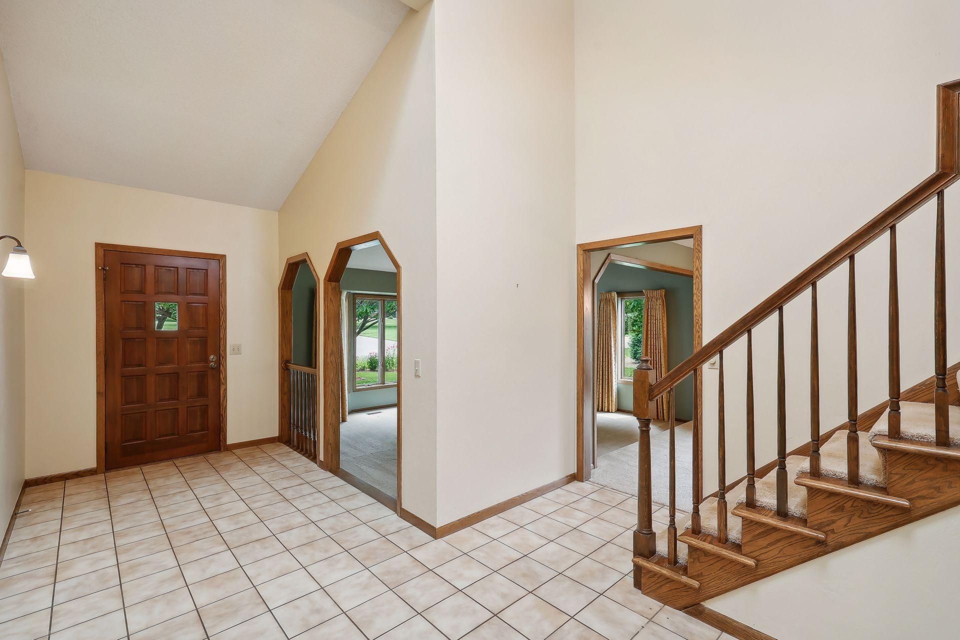 4705 Goldenrod Lane N