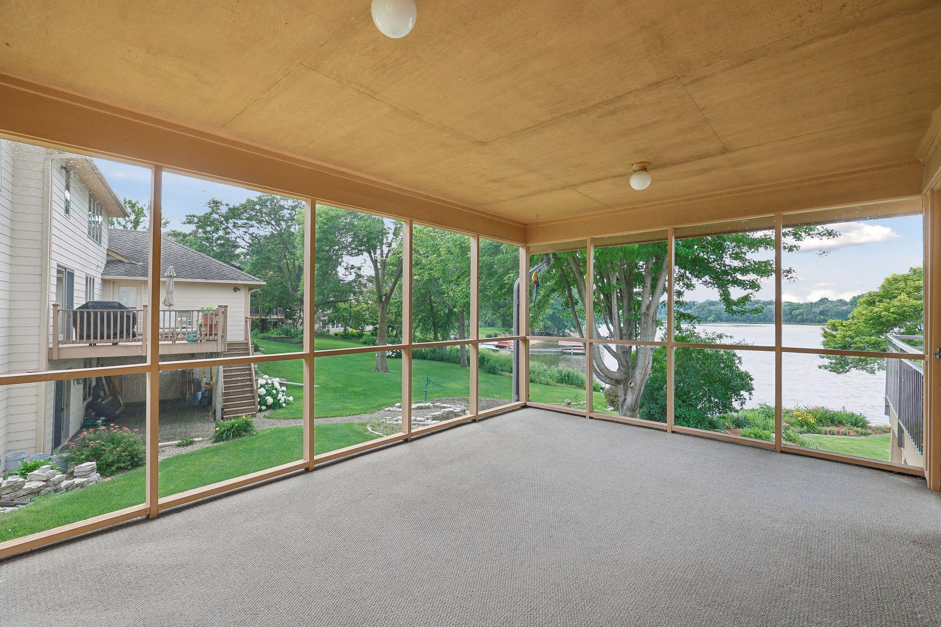 4705 Goldenrod Lane N