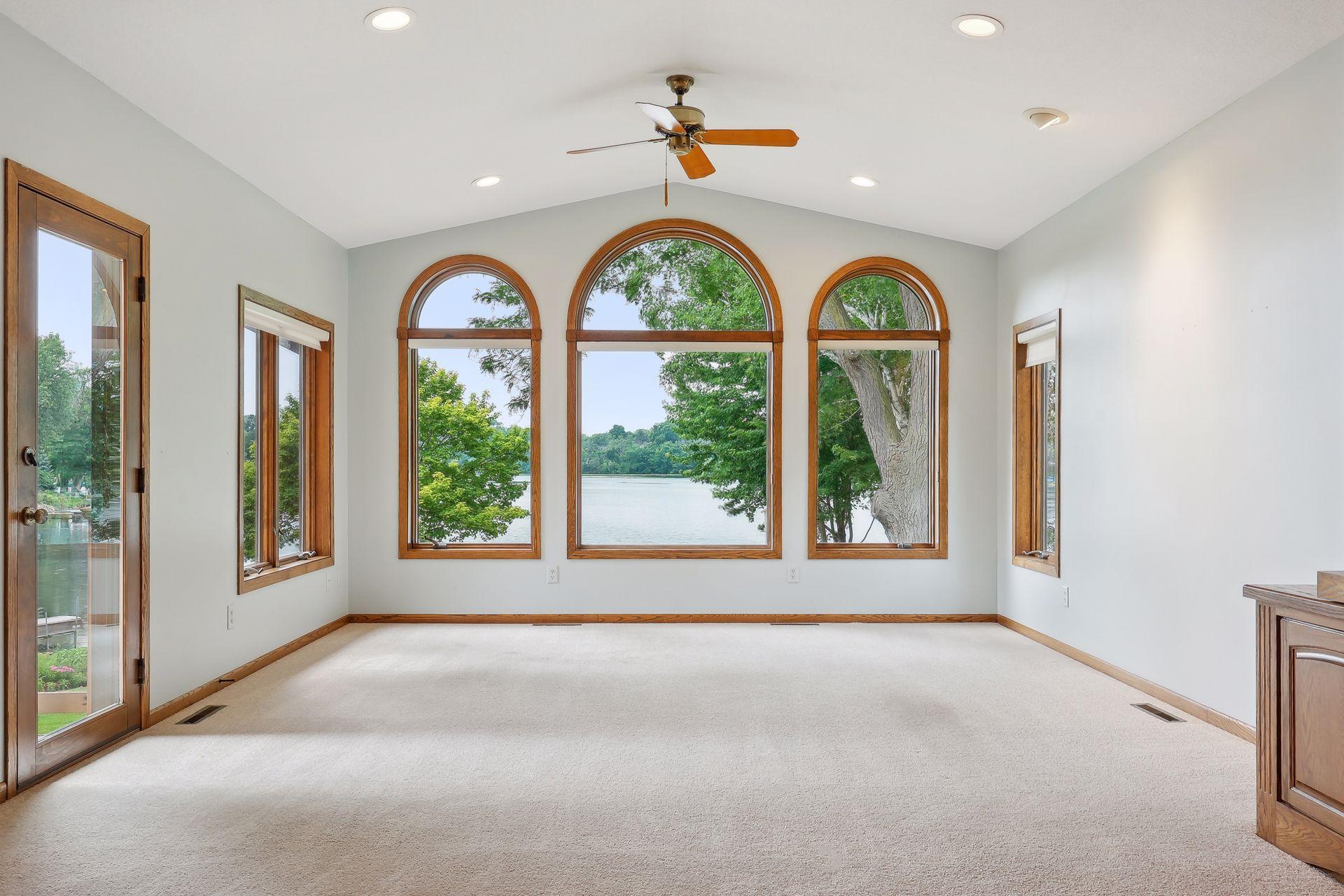 4705 Goldenrod Lane N