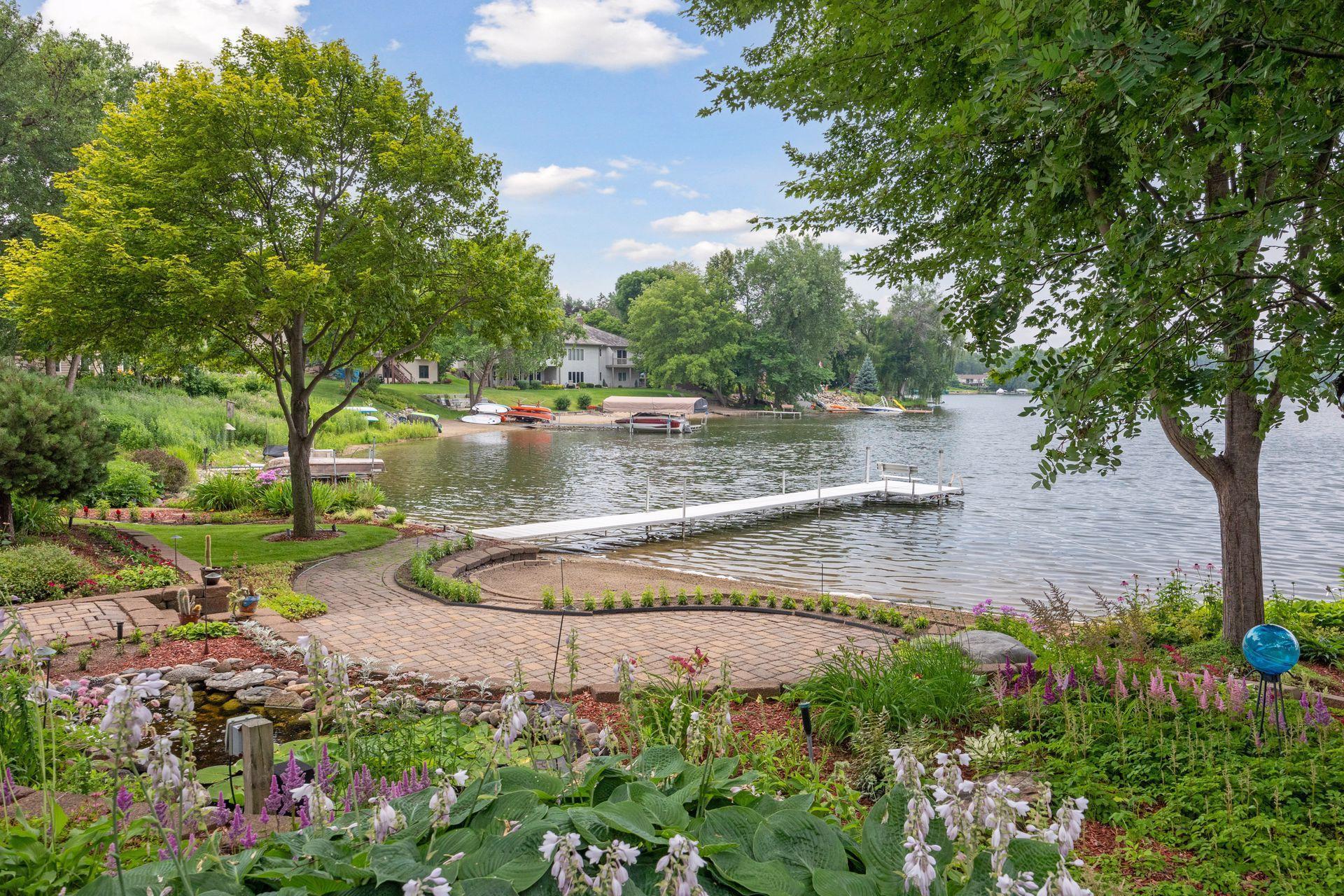 4705 Goldenrod Lane N