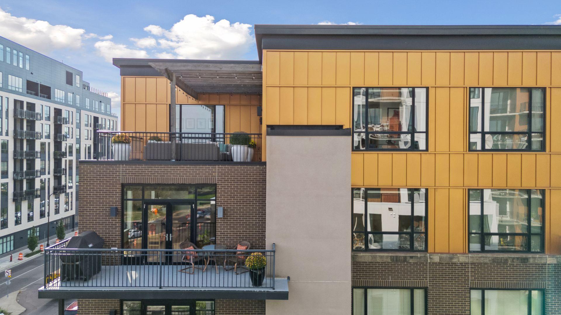 3104 W Lake Street Unit: 401