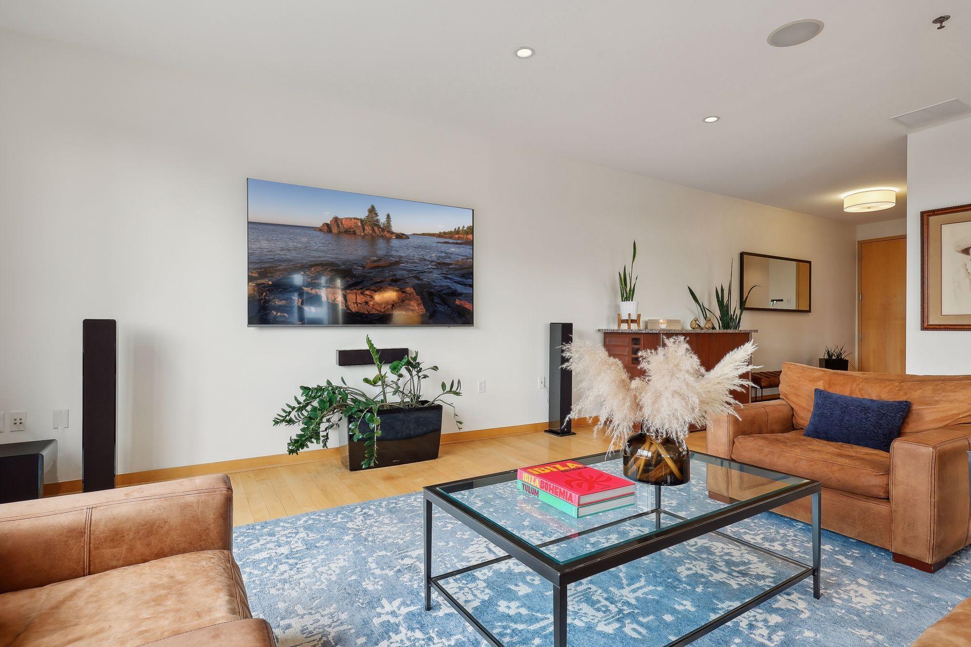 3104 W Lake Street Unit: 401