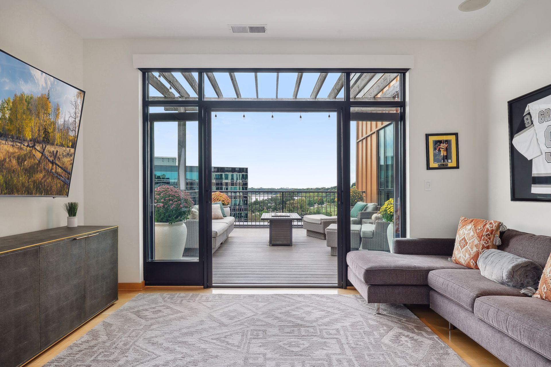 3104 W Lake Street Unit: 401