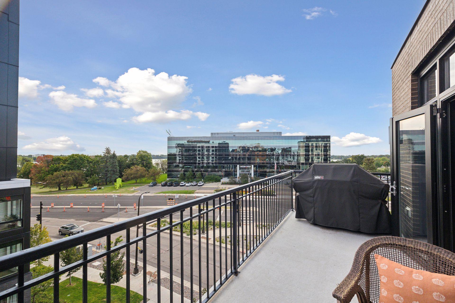 3104 W Lake Street Unit: 401