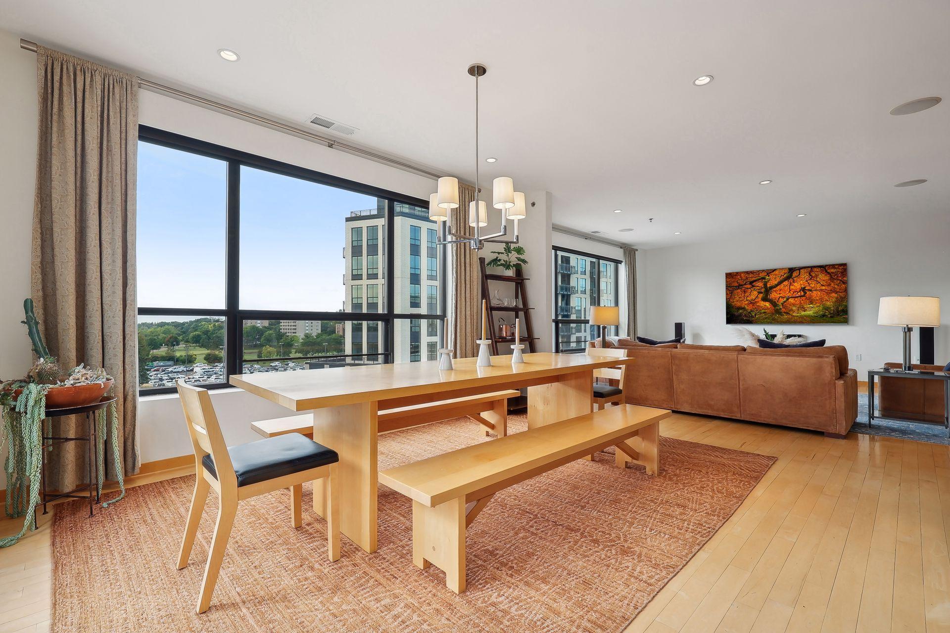 3104 W Lake Street Unit: 401