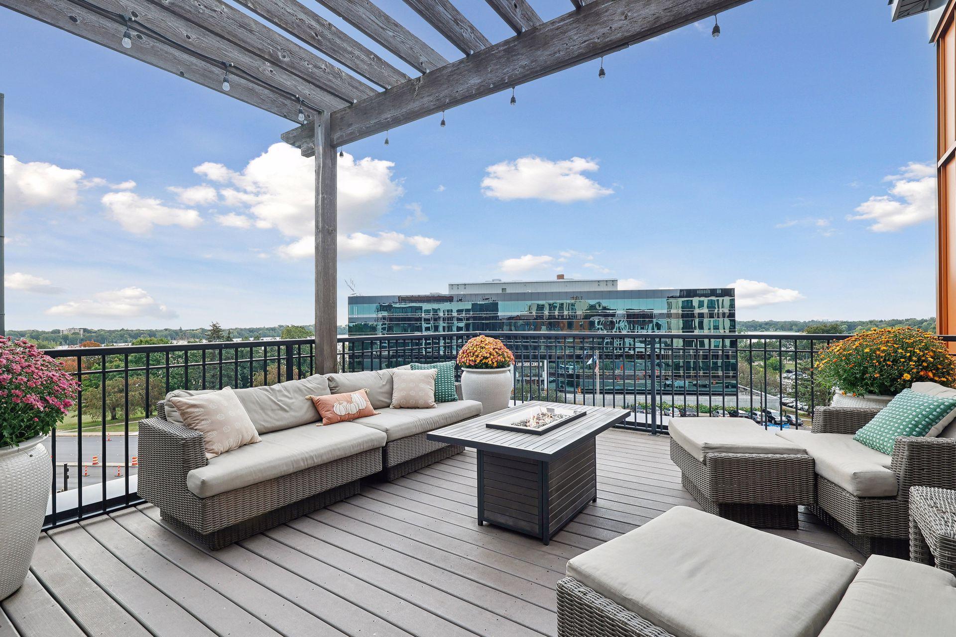 3104 W Lake Street Unit: 401