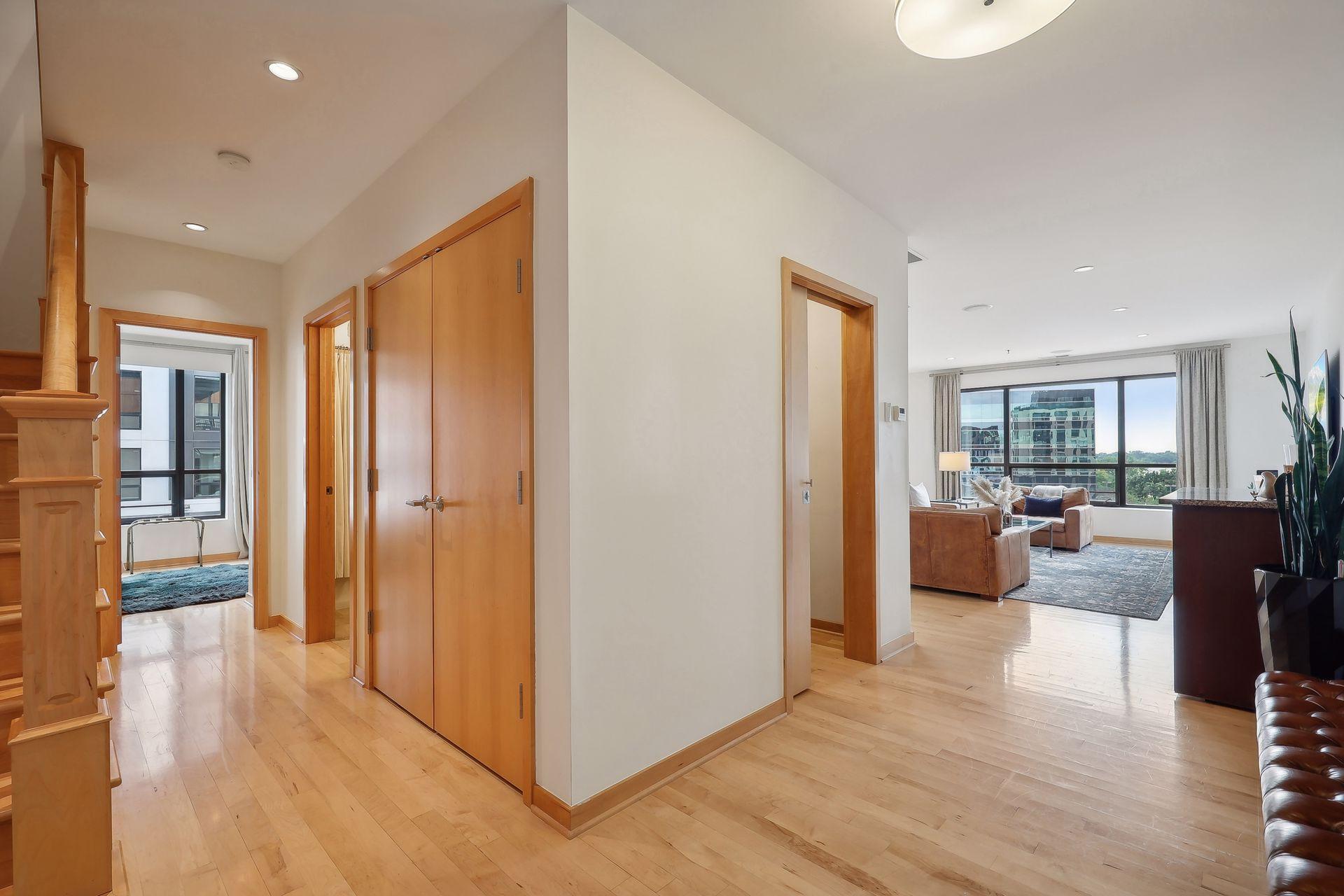 3104 W Lake Street Unit: 401