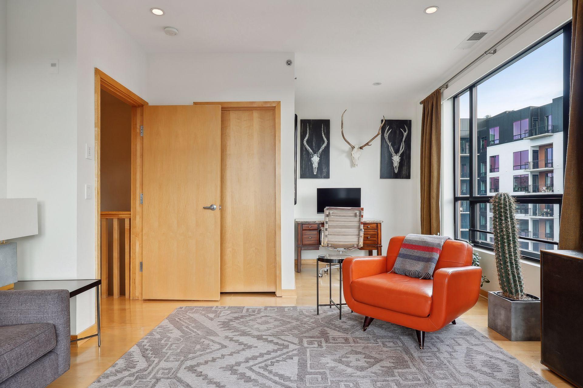 3104 W Lake Street Unit: 401