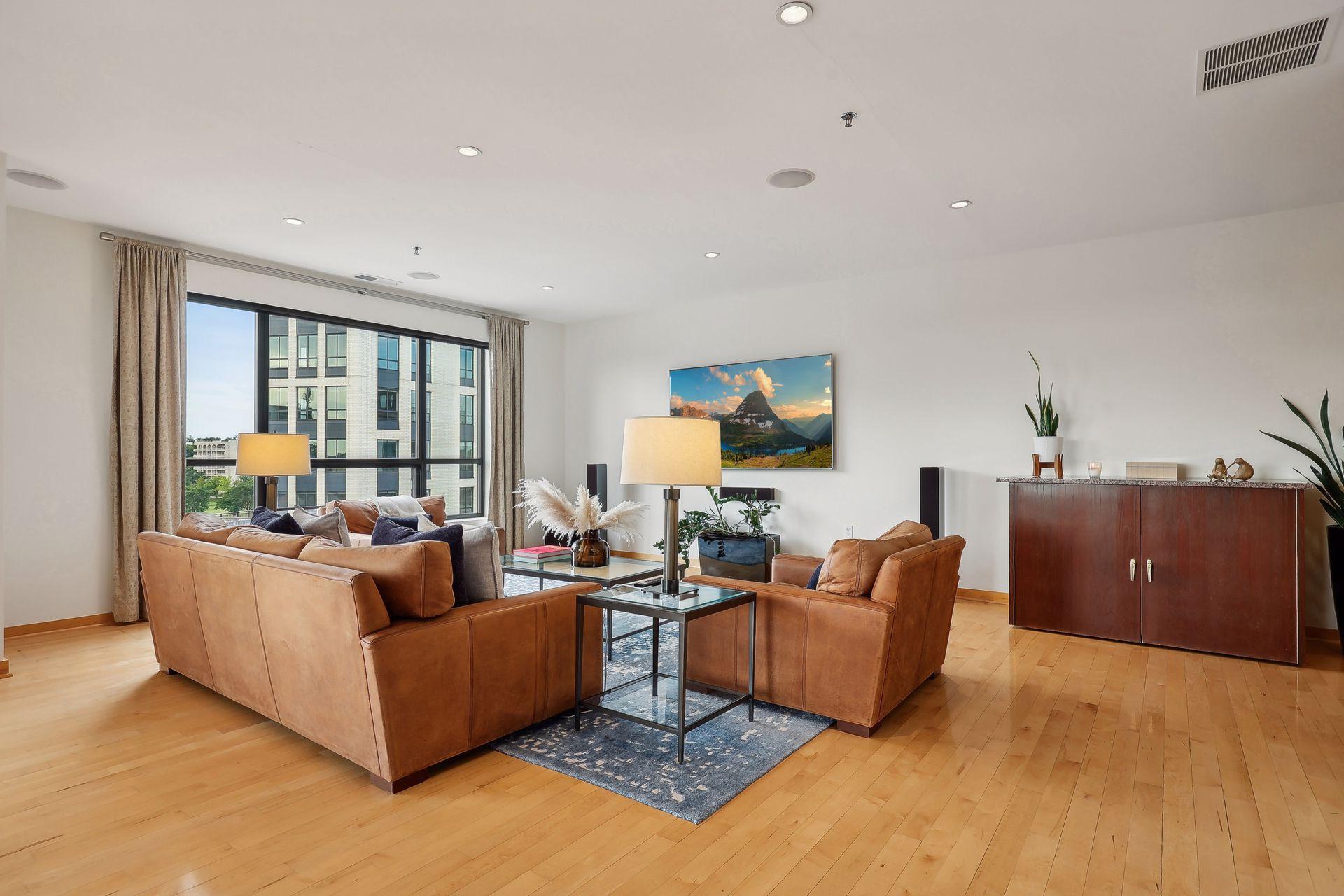 3104 W Lake Street Unit: 401