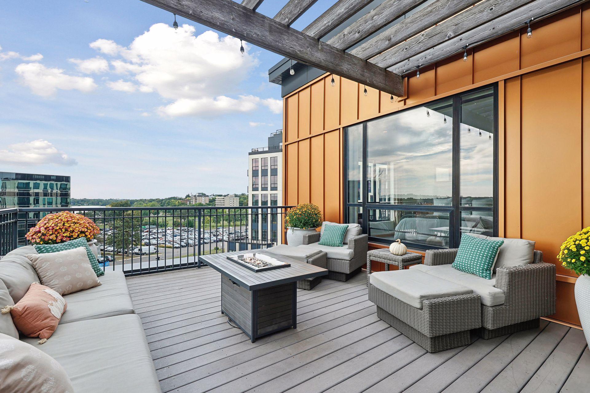 3104 W Lake Street Unit: 401