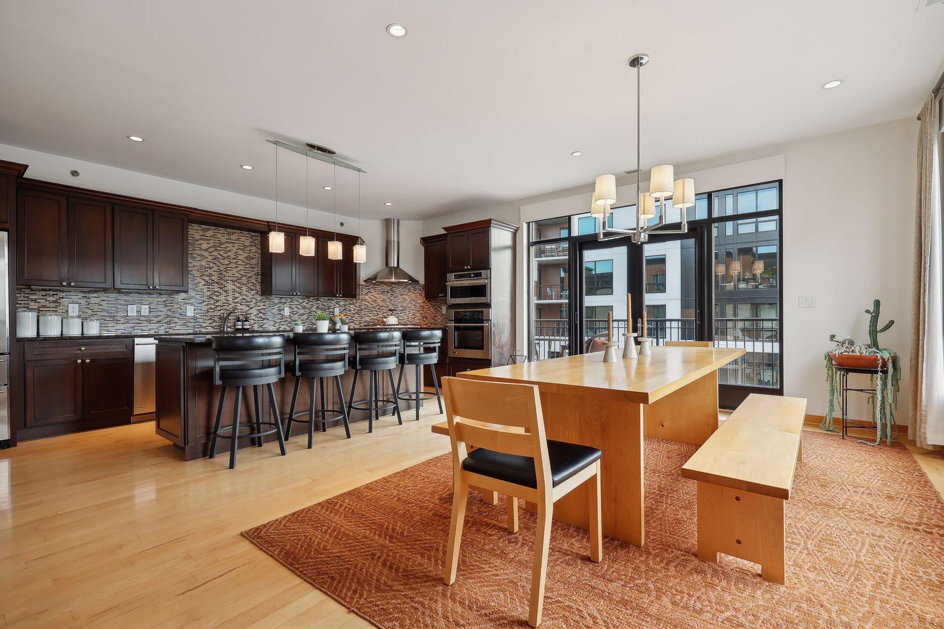 3104 W Lake Street Unit: 401