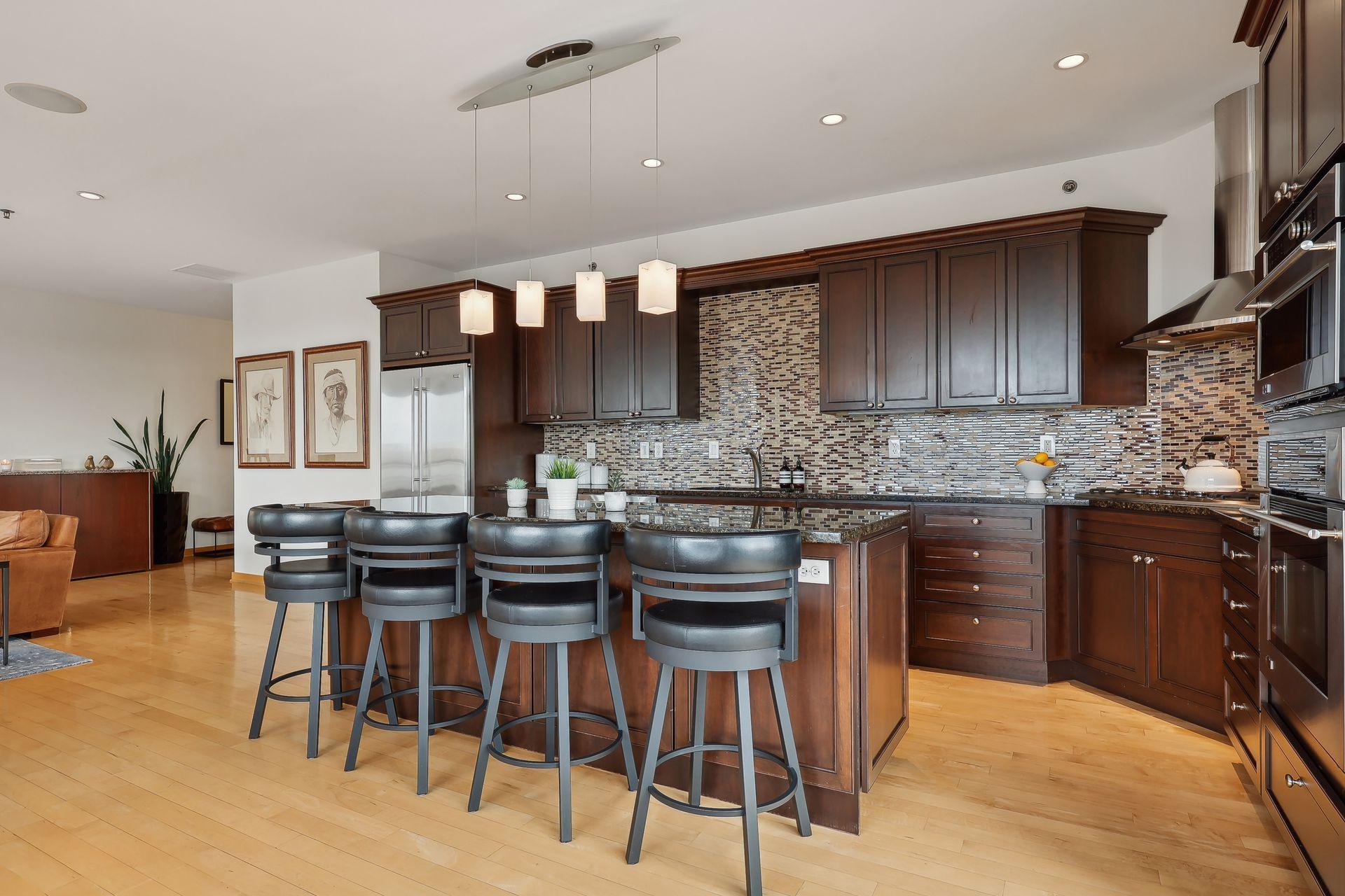 3104 W Lake Street Unit: 401