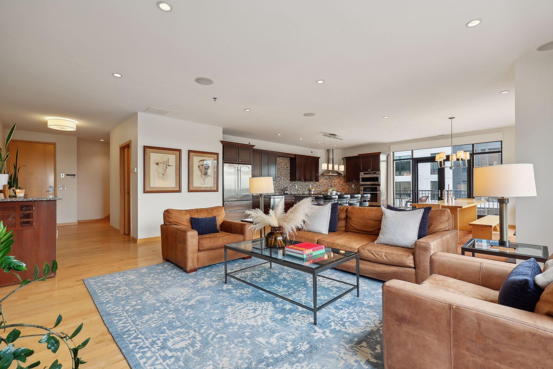 3104 W Lake Street Unit: 401