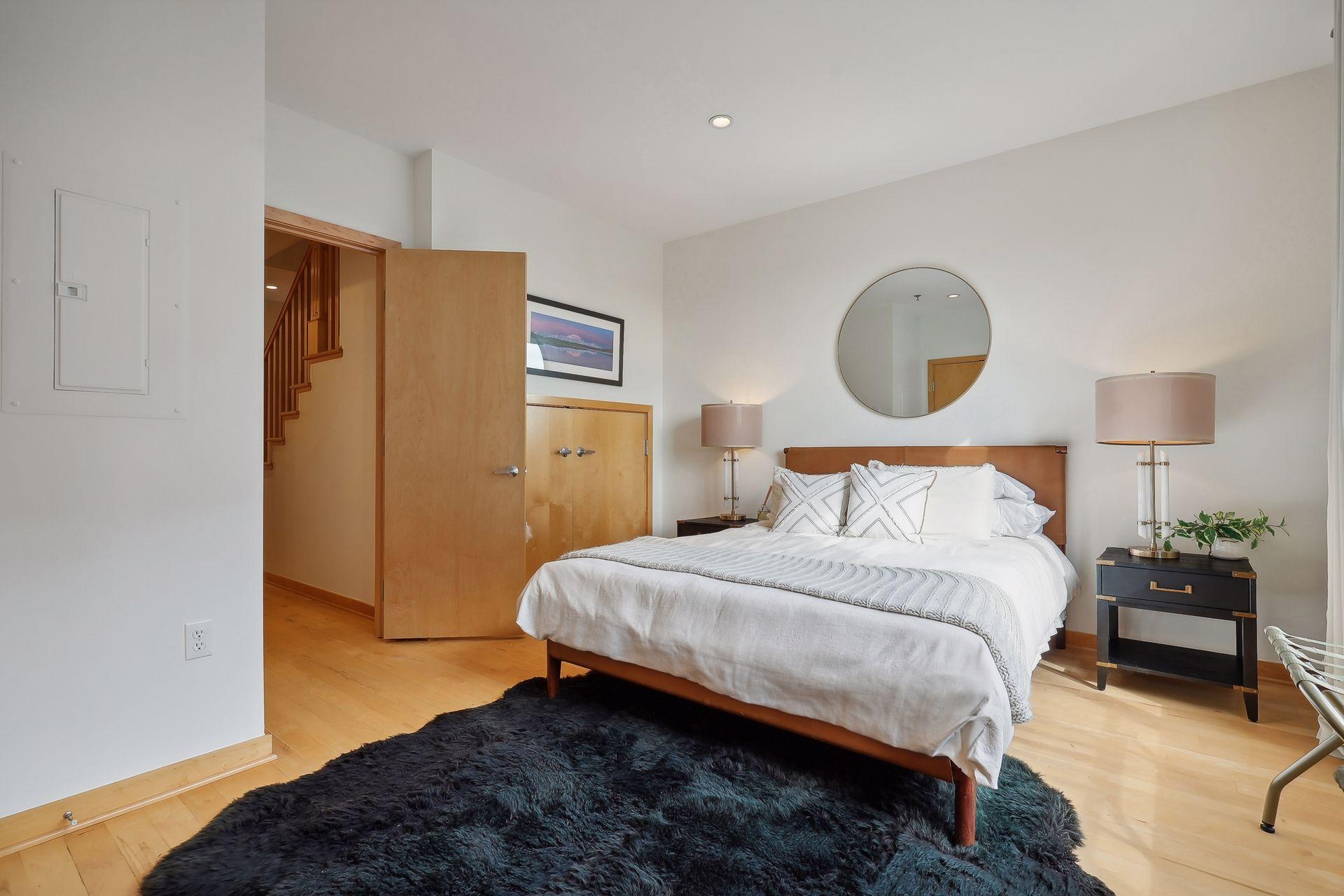 3104 W Lake Street Unit: 401