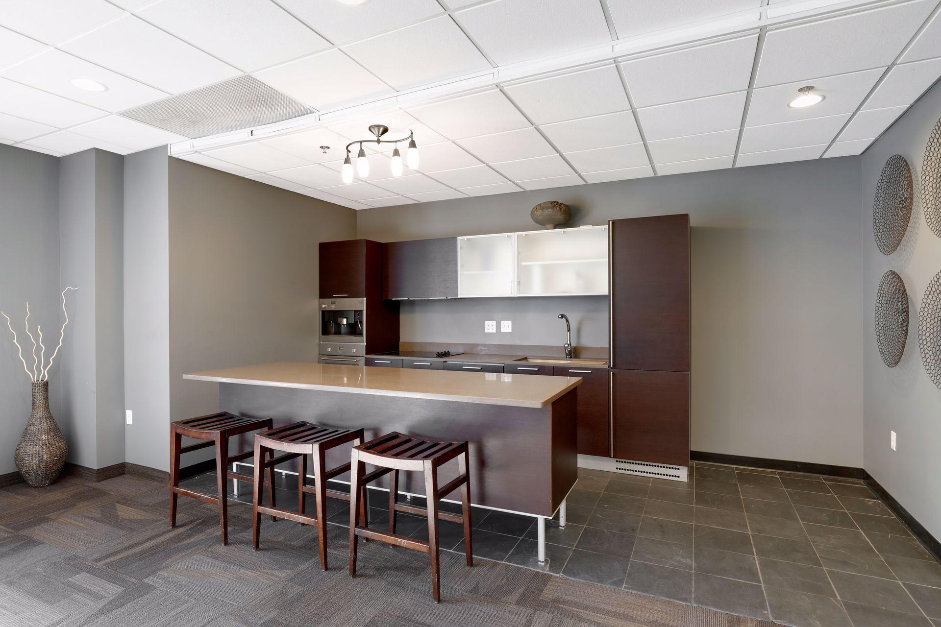 3104 W Lake Street Unit: 401