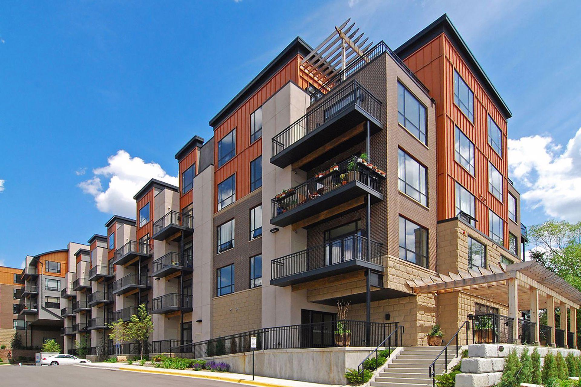 3104 W Lake Street Unit: 401