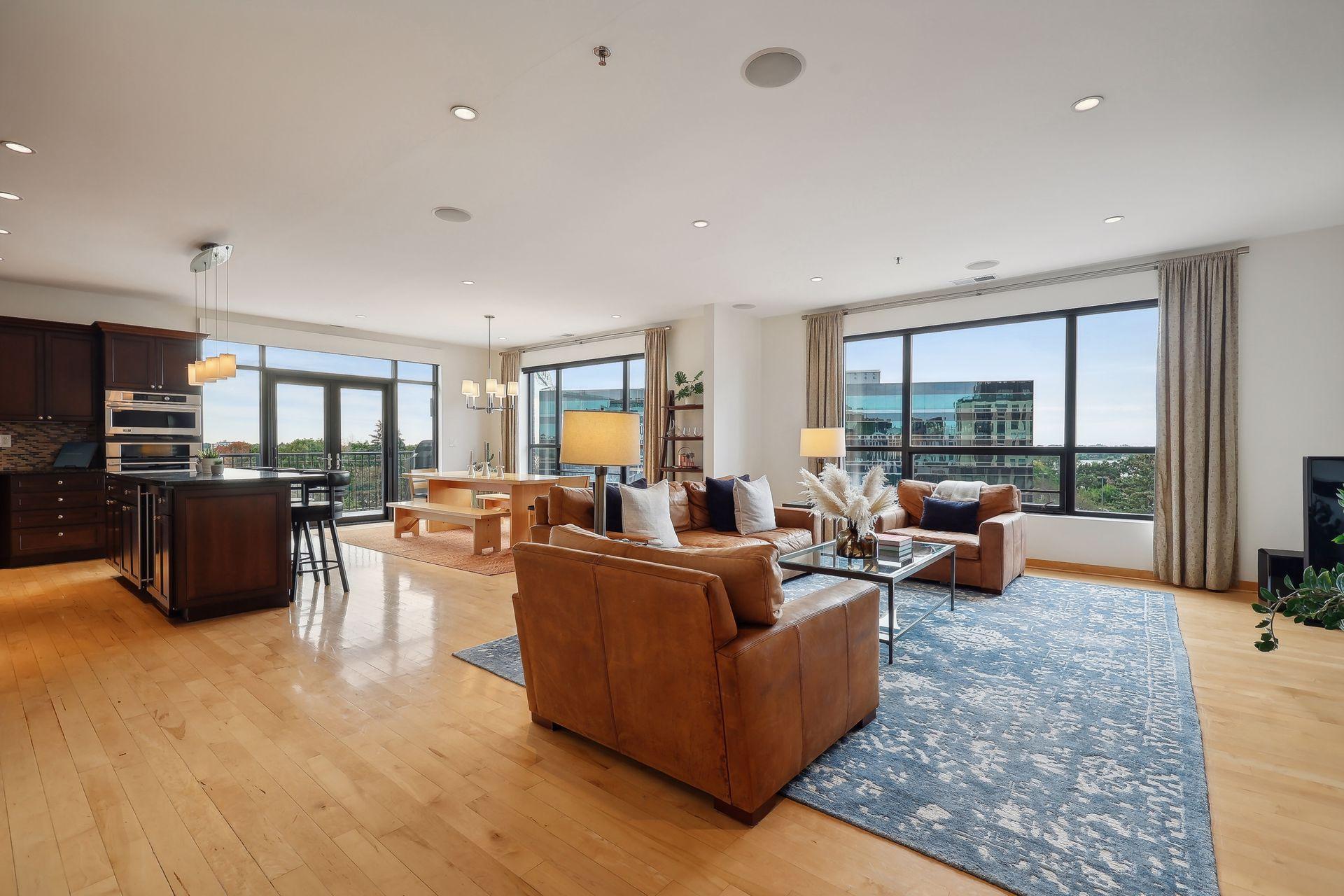 3104 W Lake Street Unit: 401