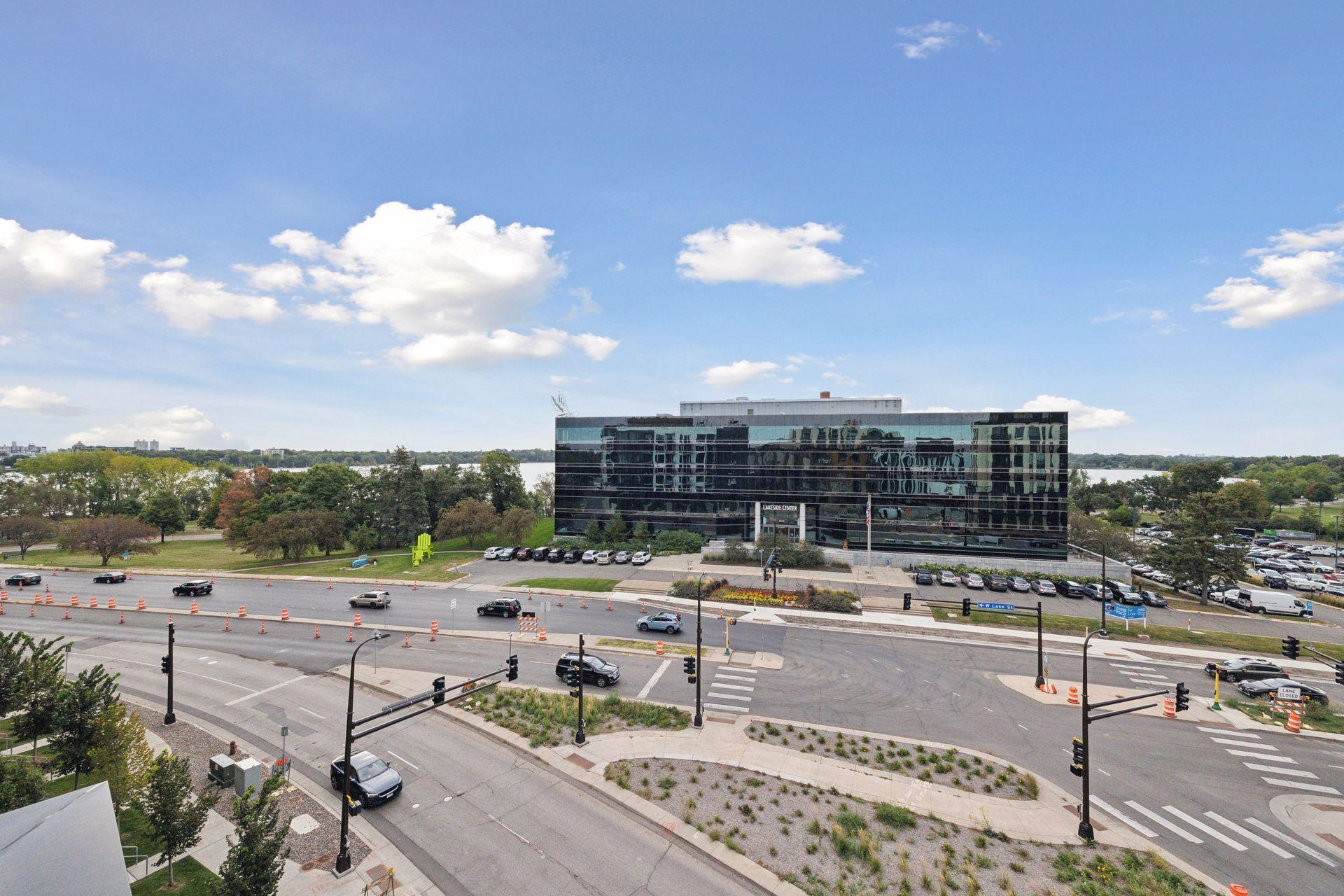 3104 W Lake Street Unit: 401