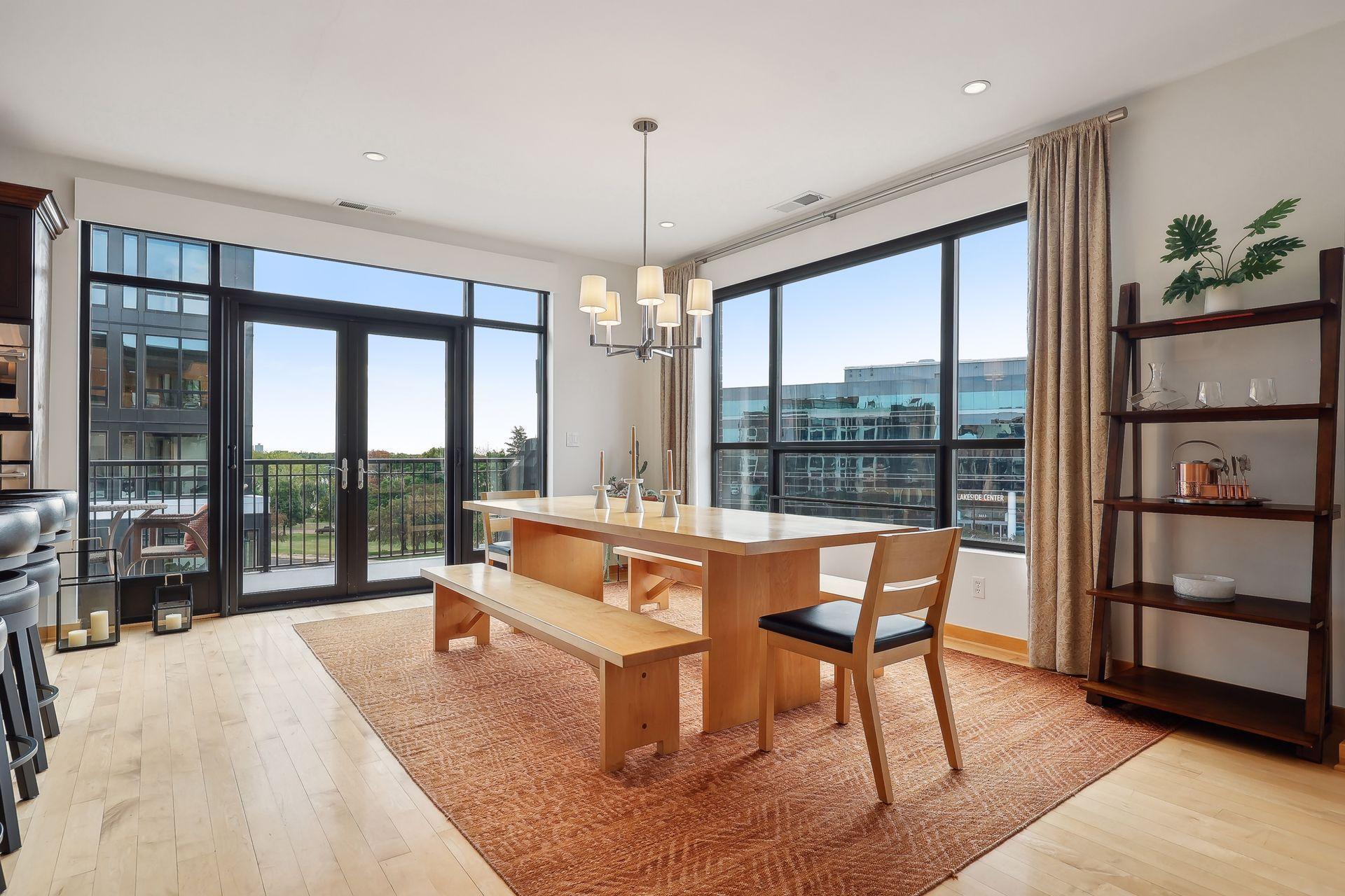 3104 W Lake Street Unit: 401