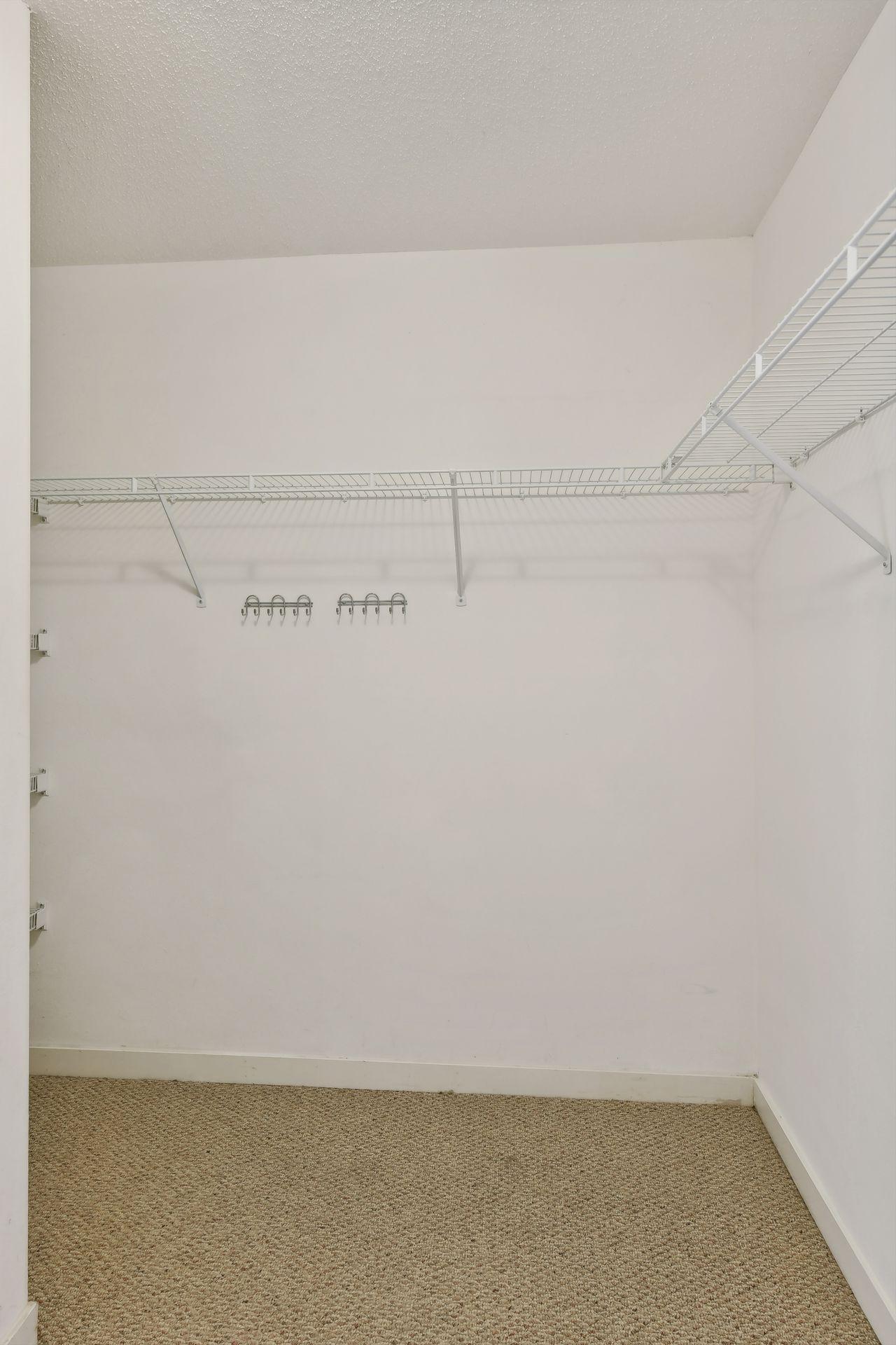48 Groveland Terrace Unit: B106