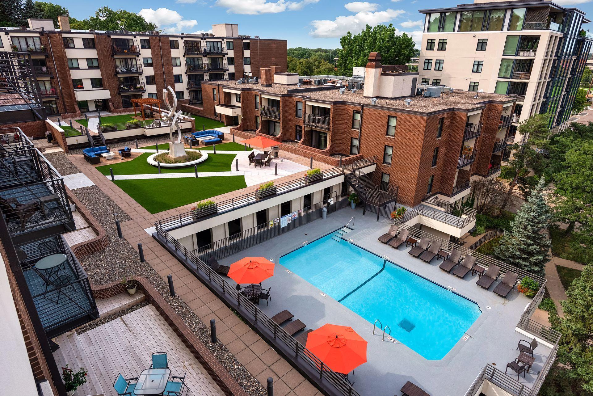 48 Groveland Terrace Unit: B106