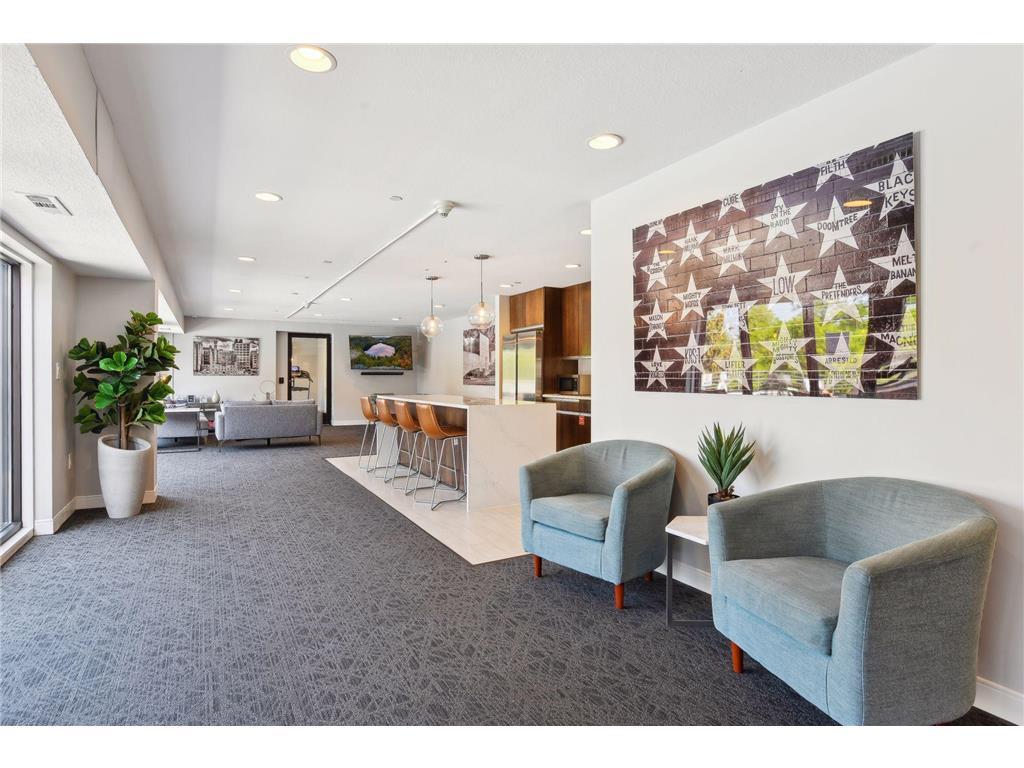 48 Groveland Terrace Unit: B106