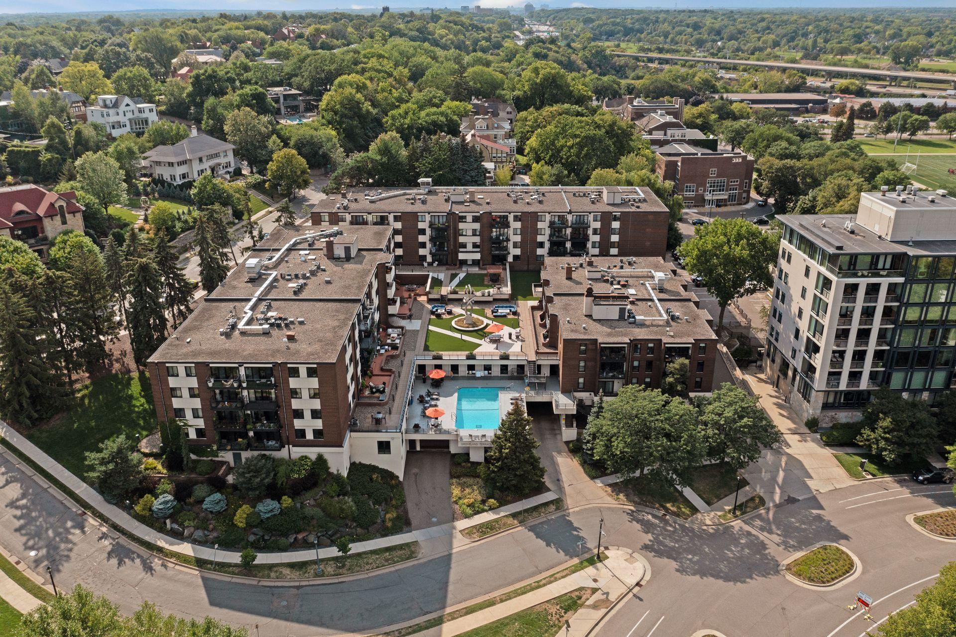 48 Groveland Terrace Unit: B106