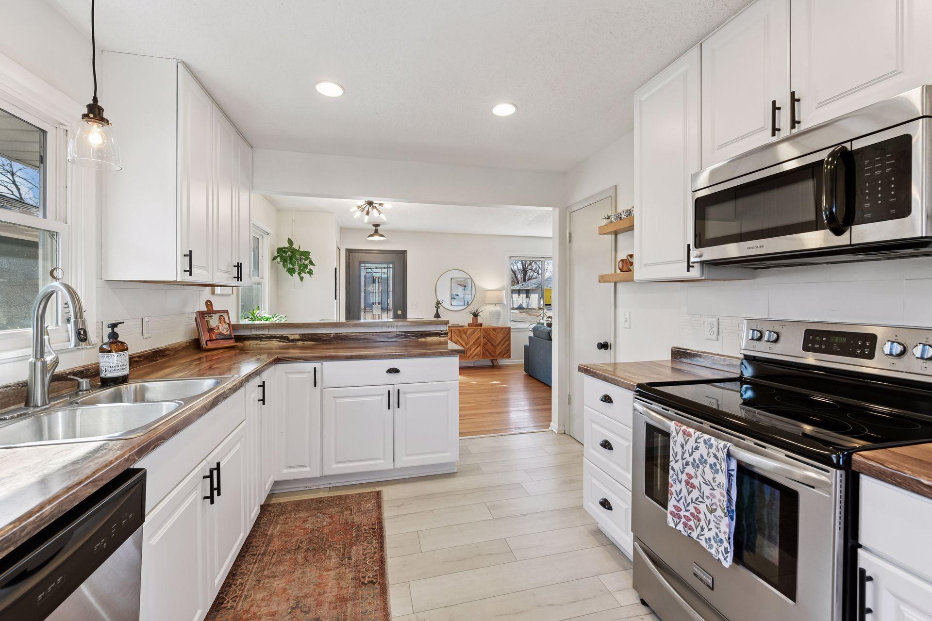 2441 Decatur Avenue S