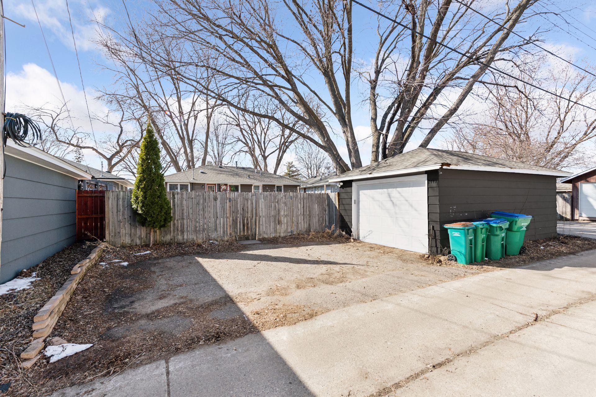2441 Decatur Avenue S
