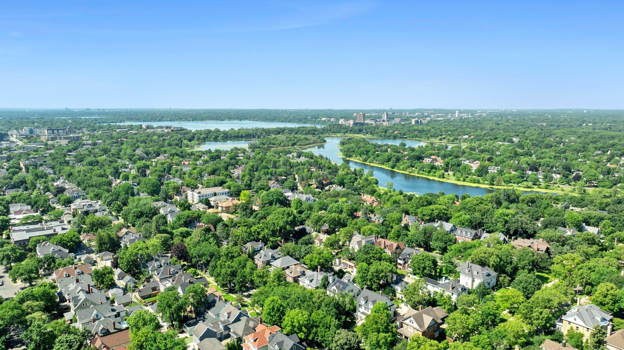 1925 Girard Avenue S