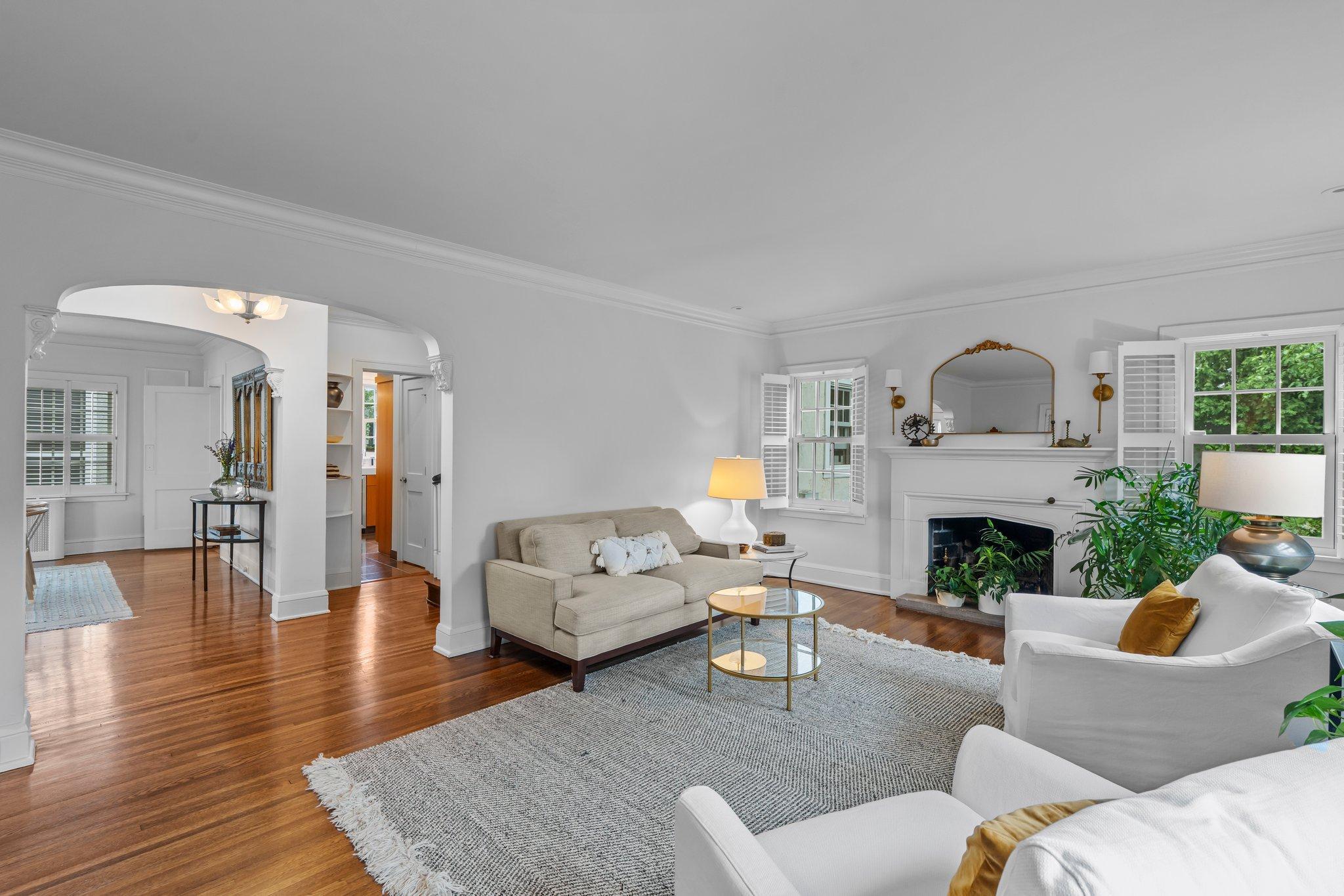 1925 Girard Avenue S