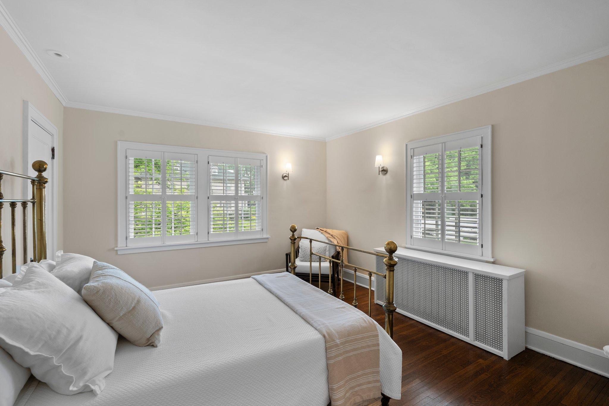 1925 Girard Avenue S