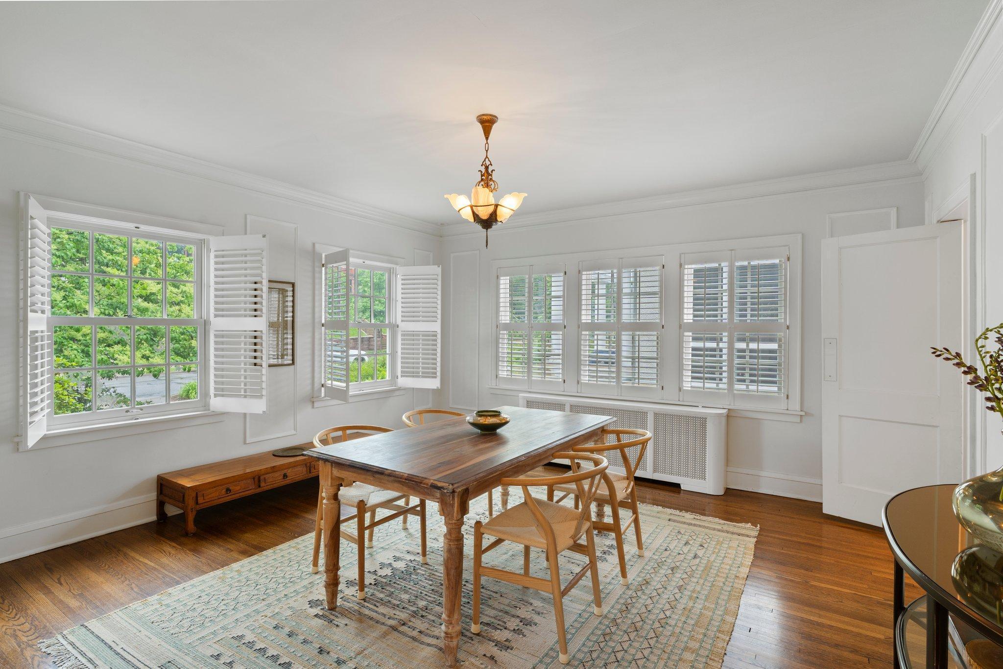 1925 Girard Avenue S