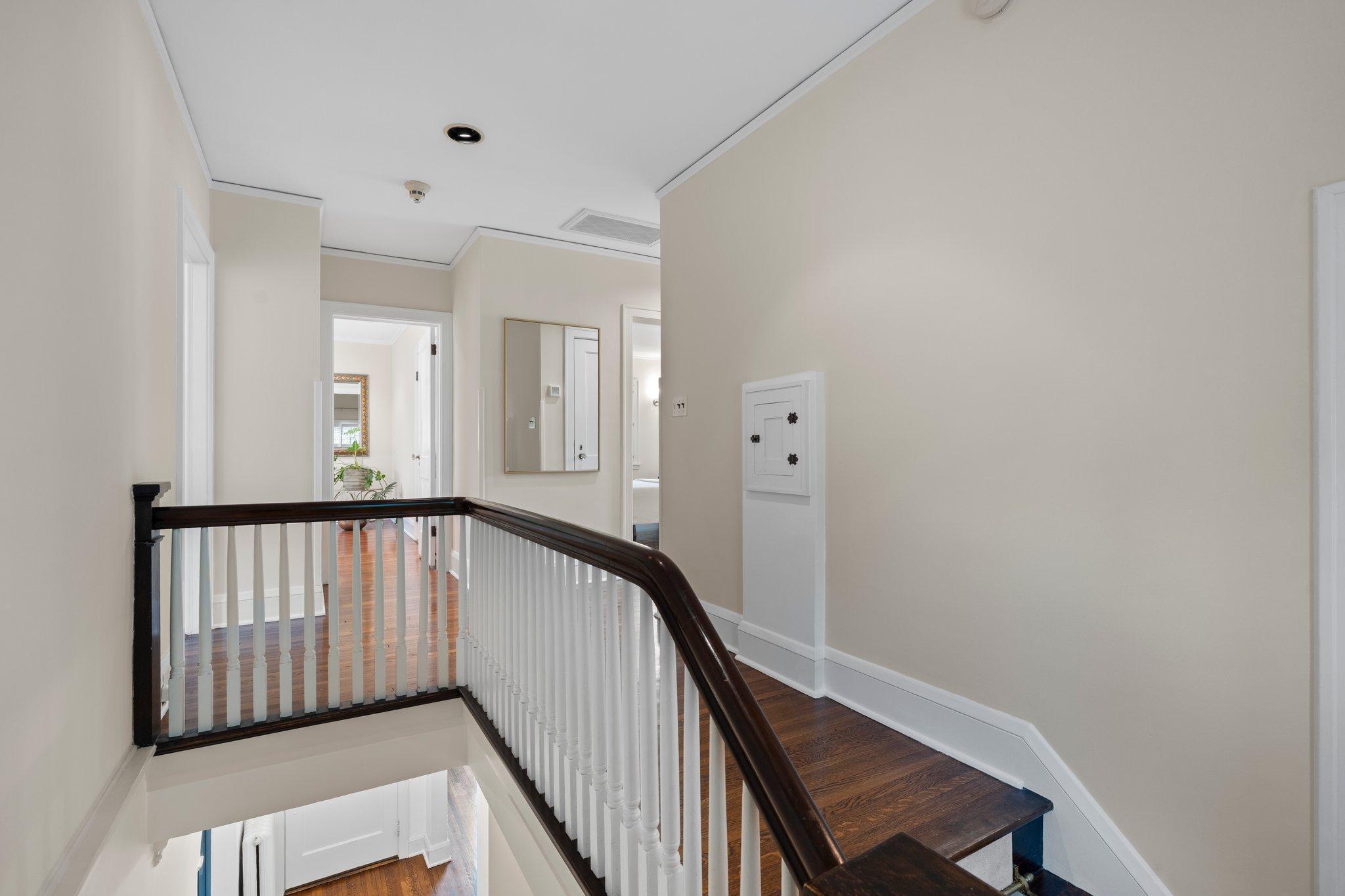 1925 Girard Avenue S