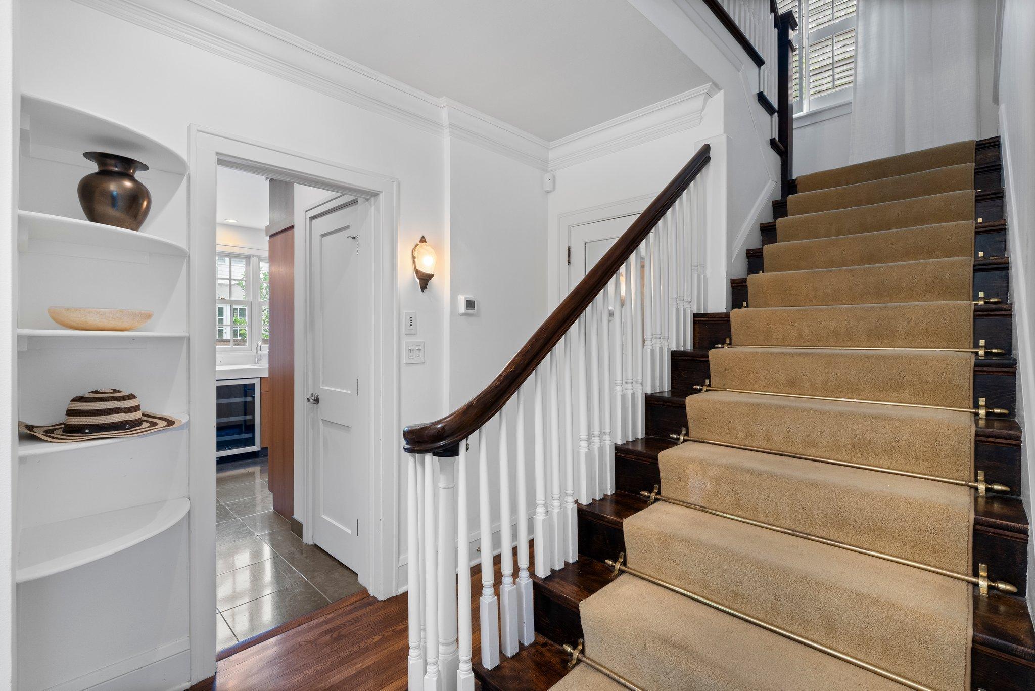 1925 Girard Avenue S