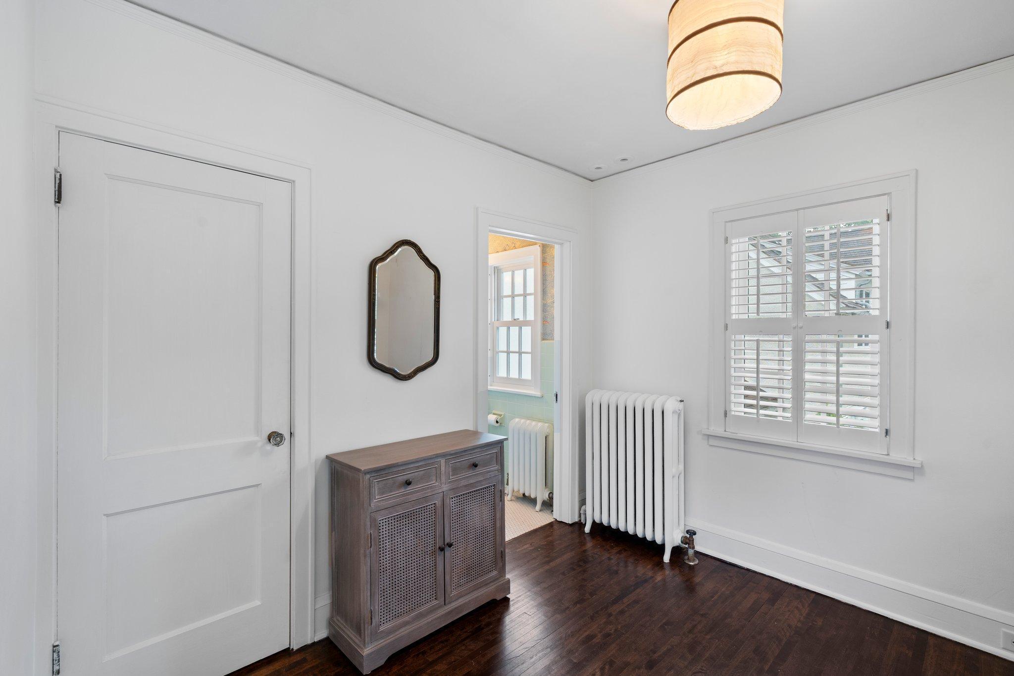 1925 Girard Avenue S