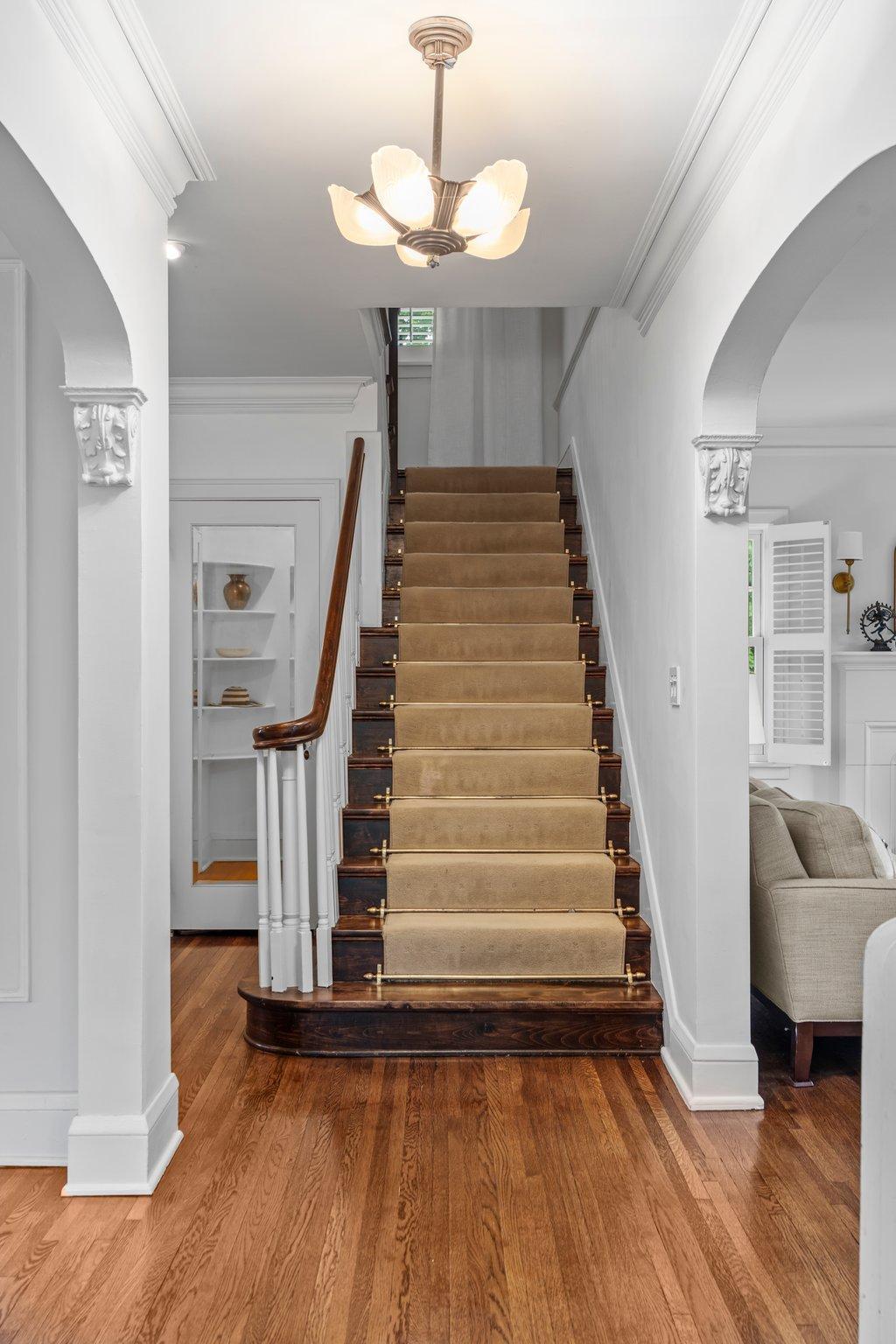 1925 Girard Avenue S