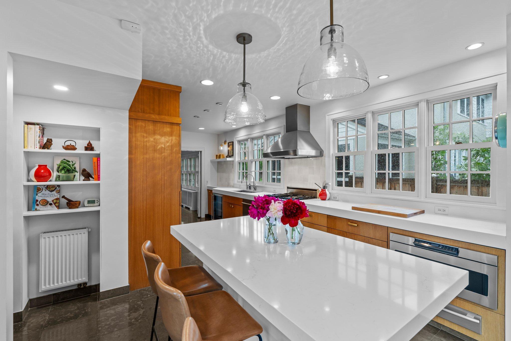 1925 Girard Avenue S