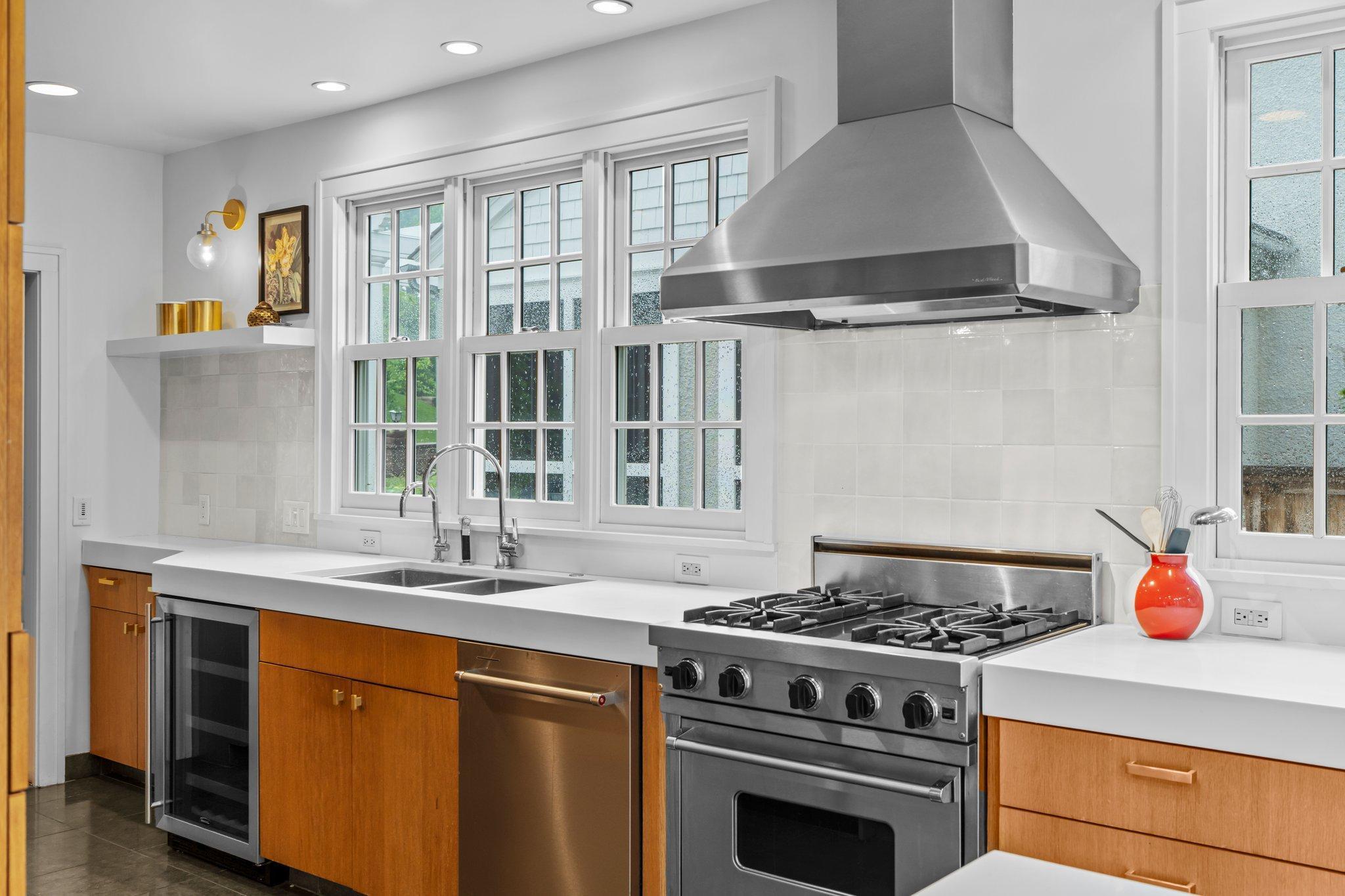 1925 Girard Avenue S