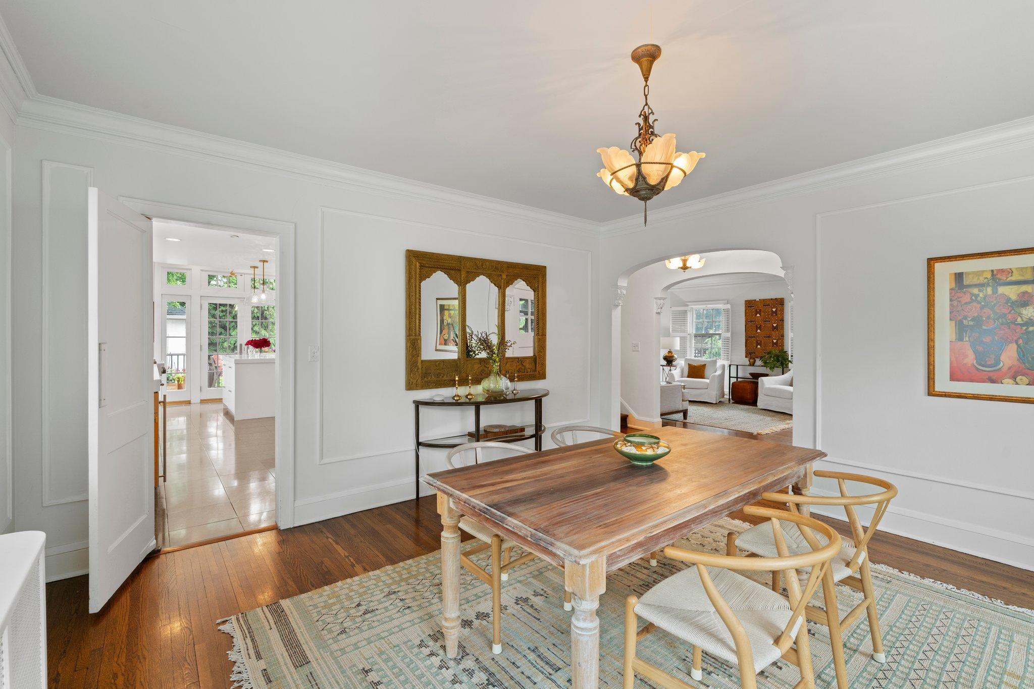 1925 Girard Avenue S