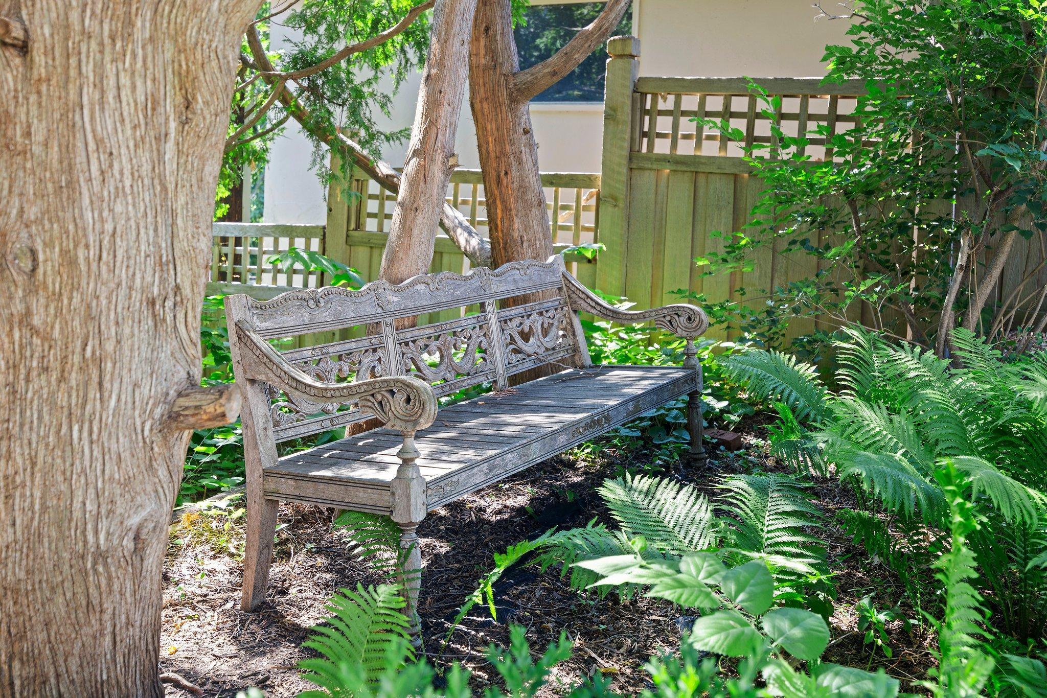 1925 Girard Avenue S